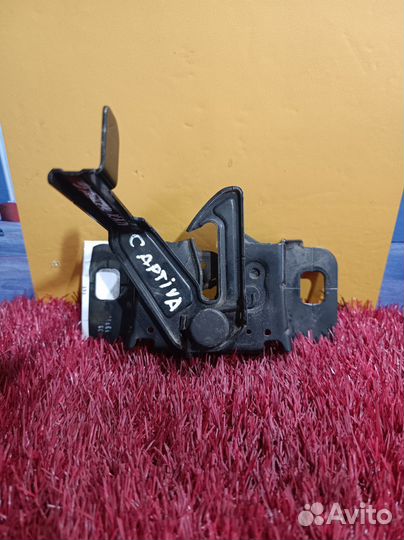 Замок капота Chevrolet Captiva C140 2011-2016 RHD