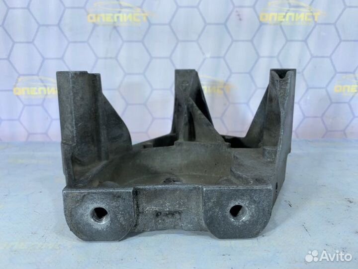 Кронштейн двигателя правый Opel Corsa D A12XER