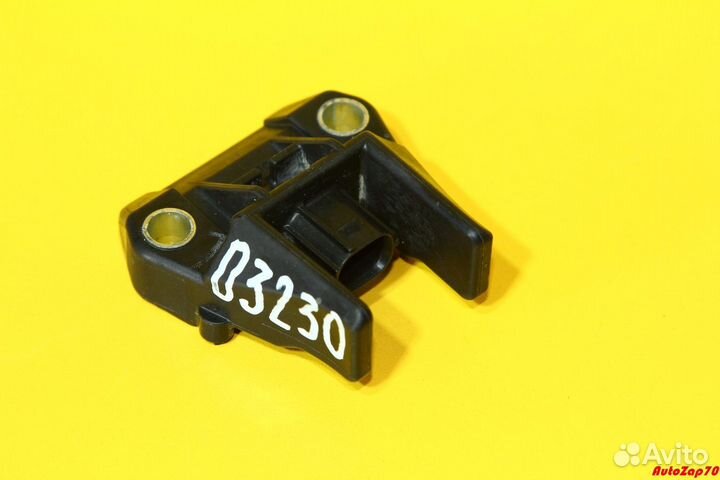 Lexus RX450h Датчик удара