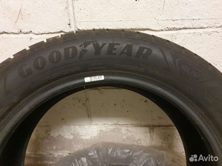 Goodyear UltraGrip Ice 235/55 R19