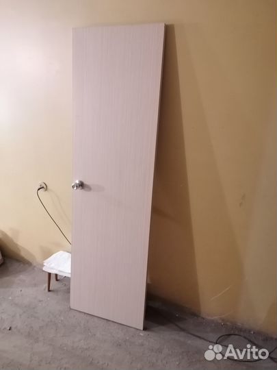 Продам межкомнатную дверь