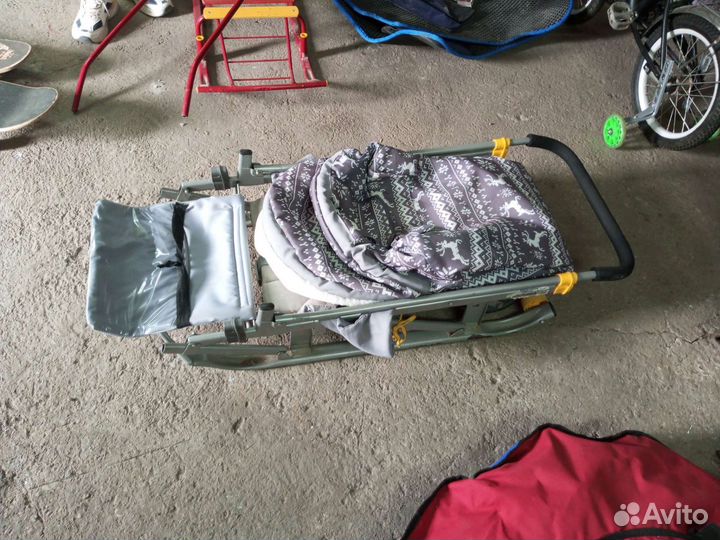 Прогулочная коляска