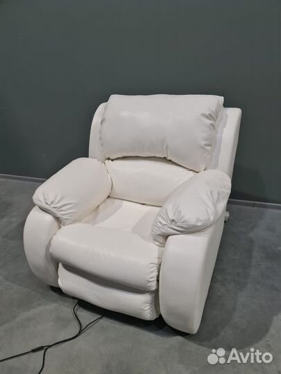Кресло с реклайнером для маникюра