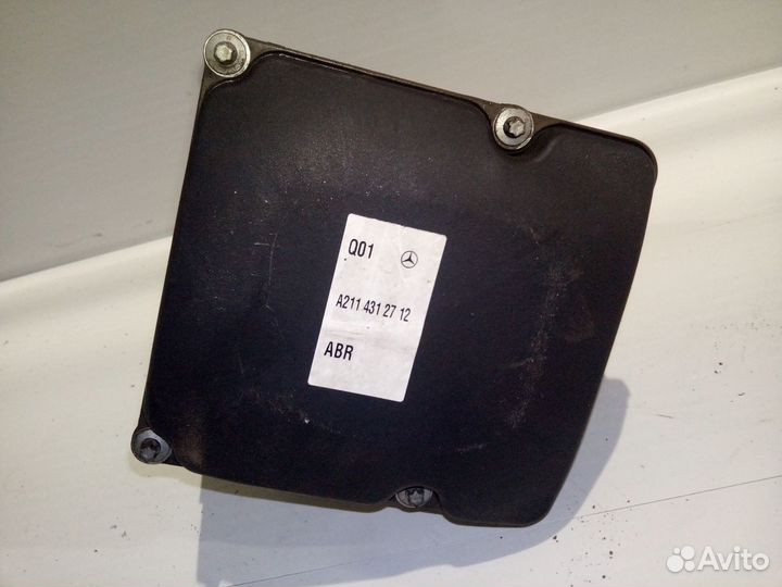 Блок ABS (насос) Mercedes-Benz E-Class