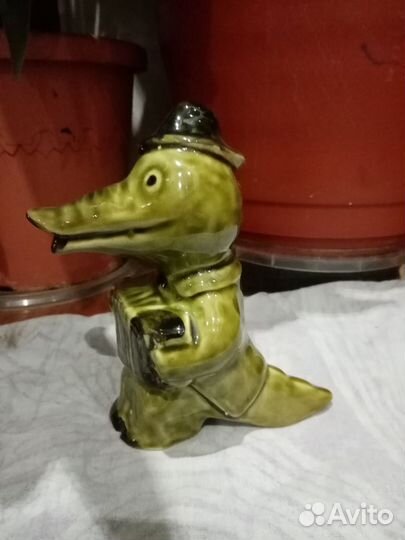 Статуэтка крокодил Гена