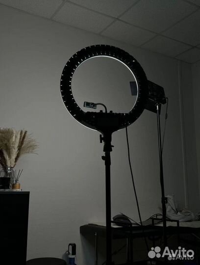 Сдам стол/кушетку для бровиста, визажиста 2/2