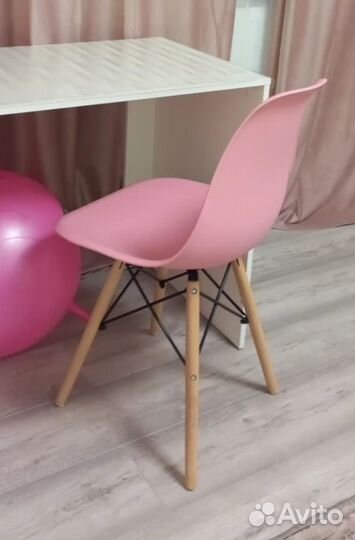 Маникюрный стол