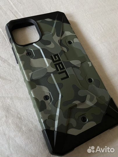 Чехол на iPhone 11