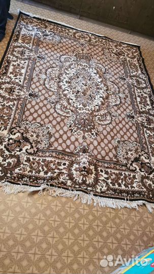 Ковер шерстяной в отличном состоянии