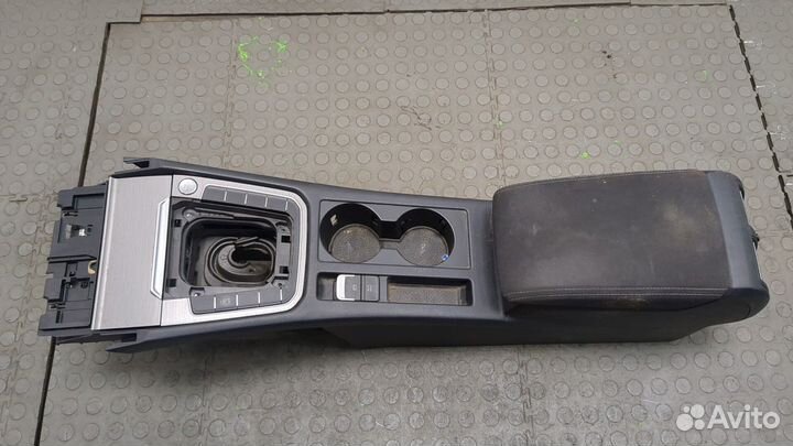 Консоль салона Volkswagen Passat 8 2015, 2015