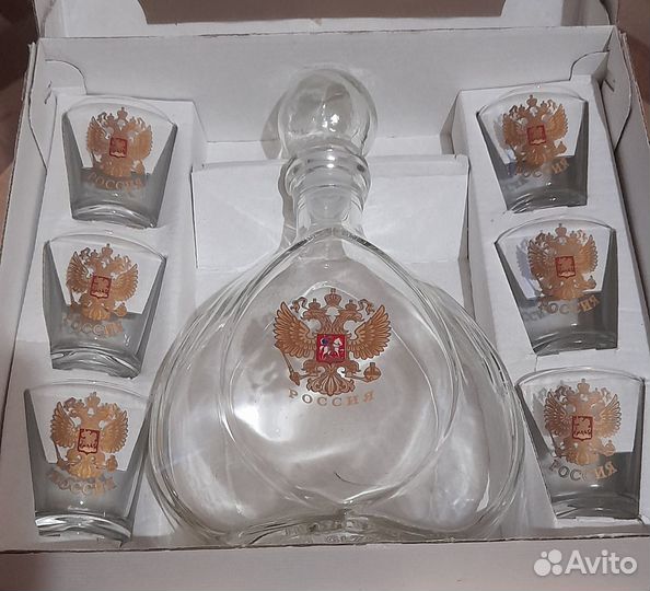 Набор рюмок и графина с гербом РФ