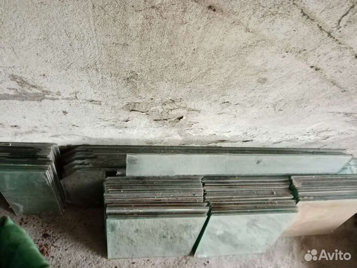 Стекло бу, зеркальные полки, металлический шкаф