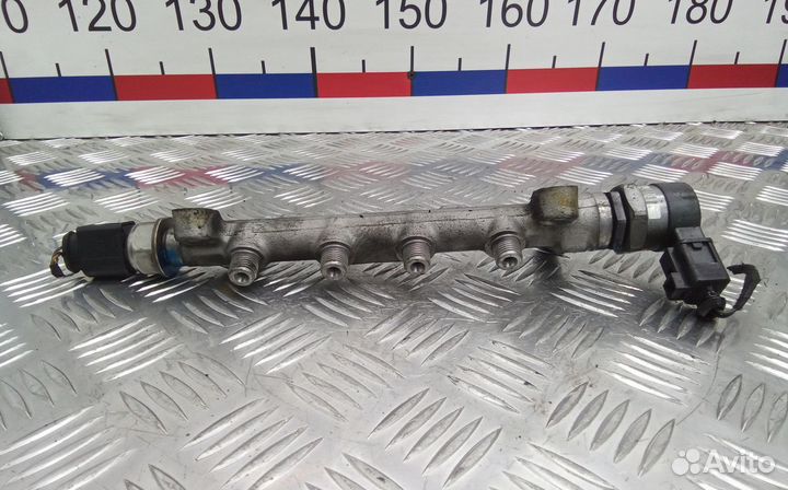 Топливная рампа Skoda Octavia 3 (A7) 2015