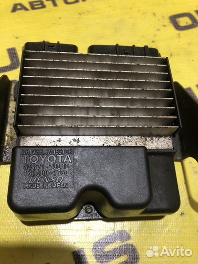 Блок управления форсунками Toyota Voxy