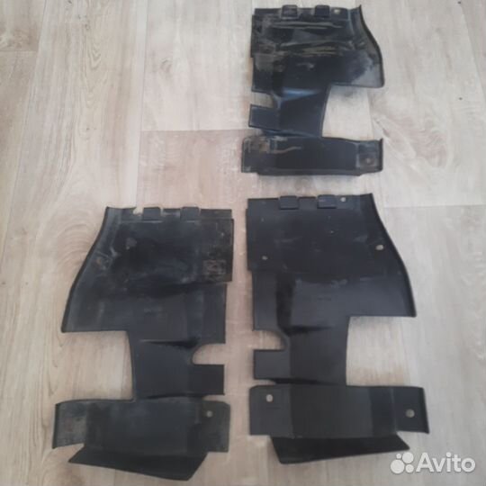 Брызговик мотора приоры