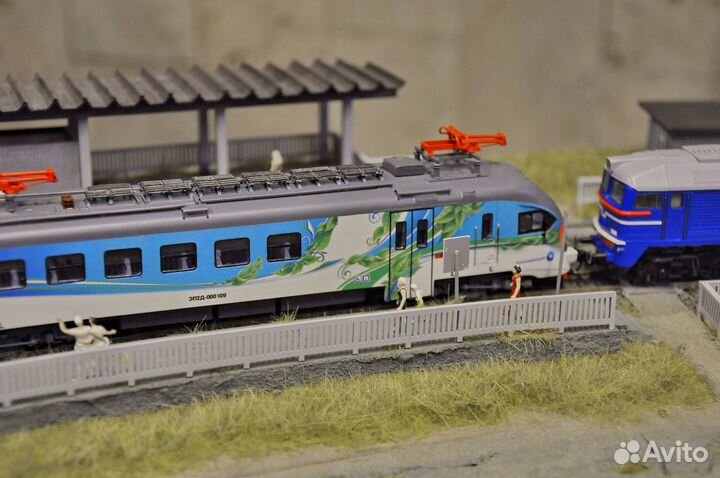 Модель электропоезда эп2Д-0001