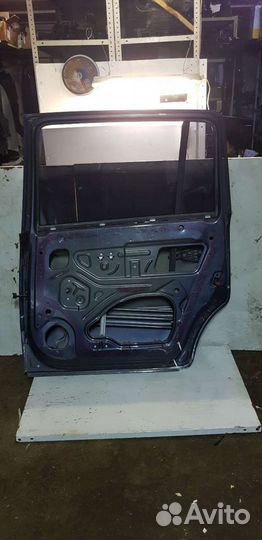 Дверь задняя правая от Opel Zafira B 2005