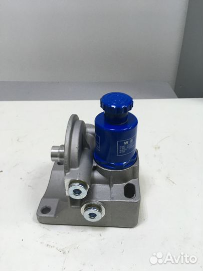 Кронштейн топливного фильтра с подкачкой