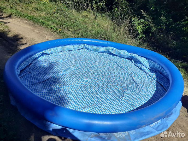 Надувной бассейн