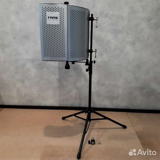 Акустический экран со стойкой