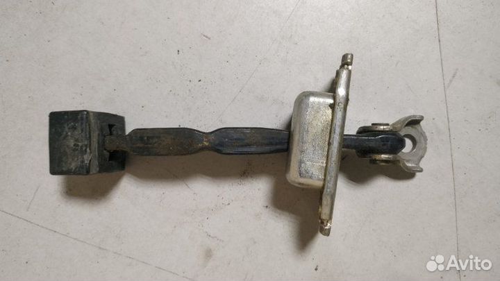 Ограничитель двери передний правый Mitsubishi