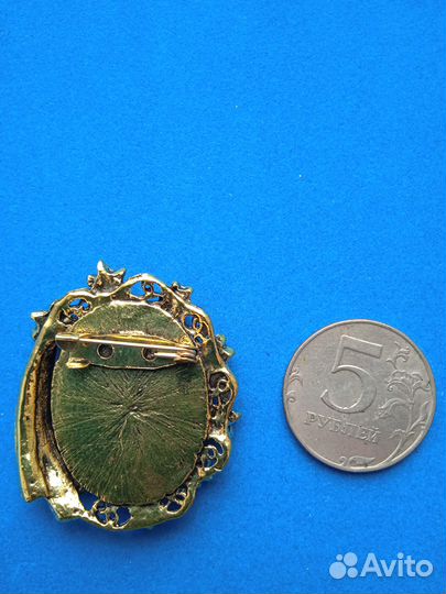 Брошь-камея