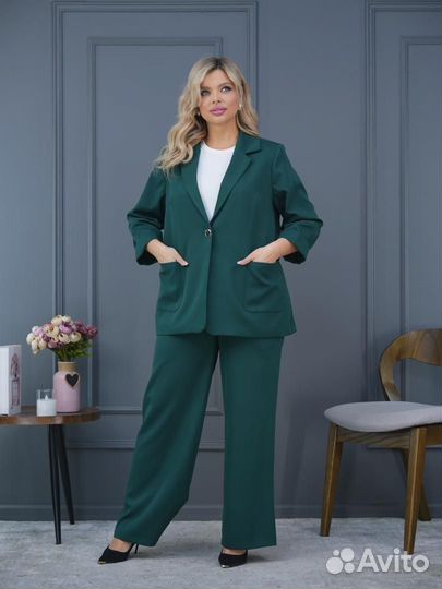 Брючный костюм женский