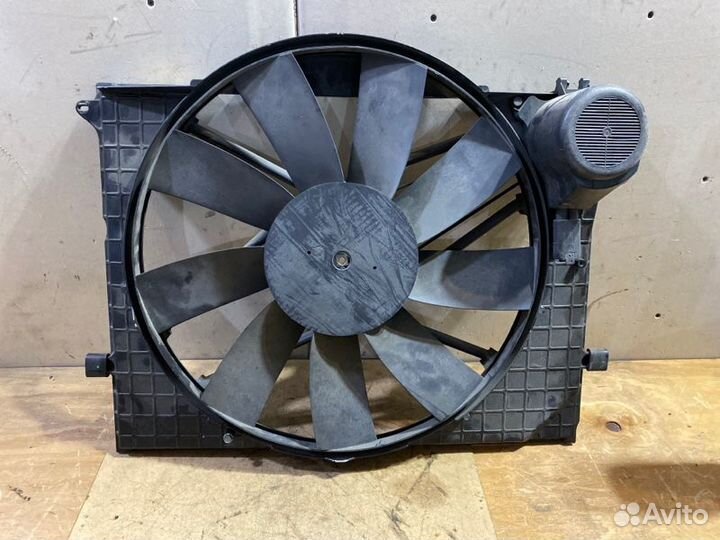 Вентилятор охлаждения радиатора Mercedes-Benz