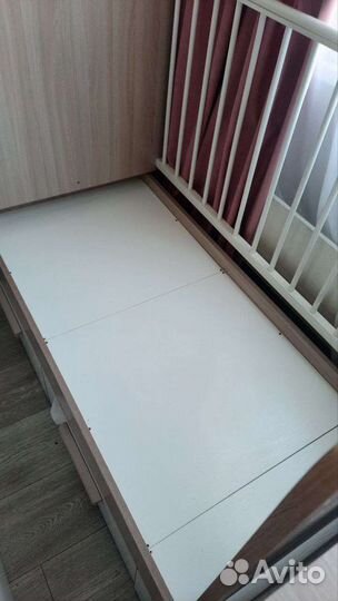 Детская кроватка трансформер с маятником