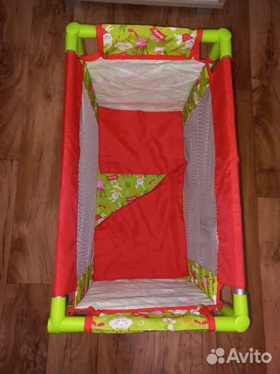 Манеж для кукол, кравать