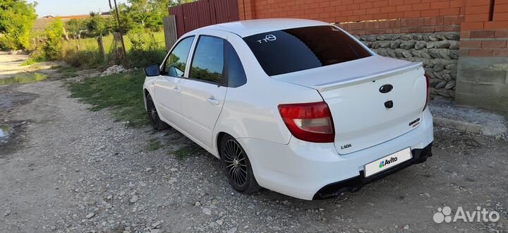 LADA Granta 1.6 МТ, 2015, битый, 200 000 км