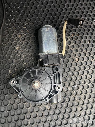 Мотор электростеклоподъемника priora