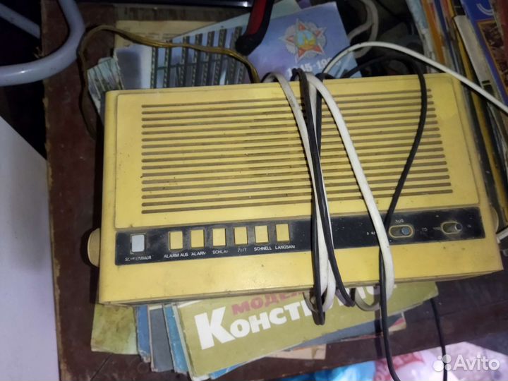 Немецкий радио приëмник часы 1975 г