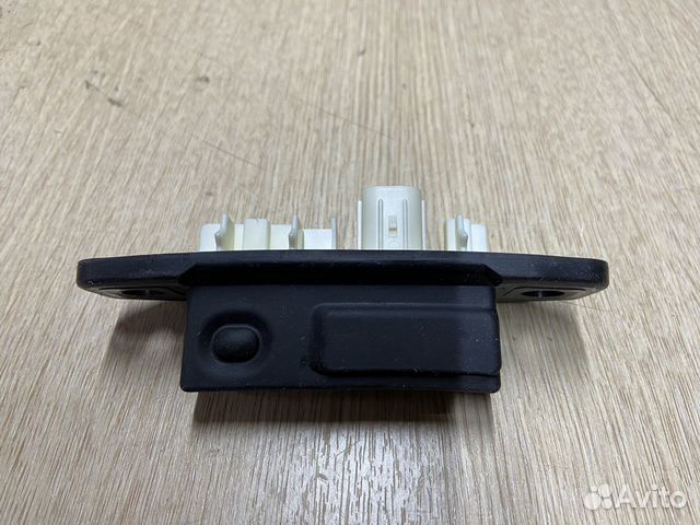 Кнопка открывания багажника Toyota Rav4 XA50