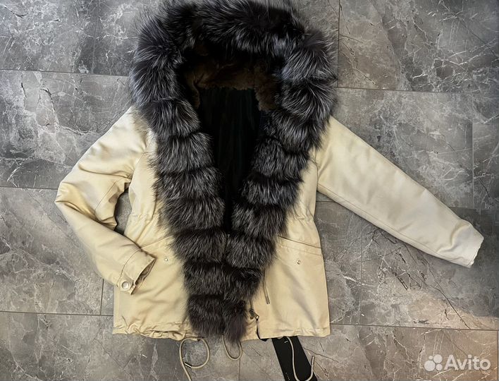 Зимняя парка с натуральным мехом новая