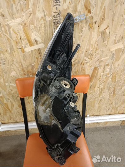 Левая правая Фара на mazda 3 хэтчбек 2010 год