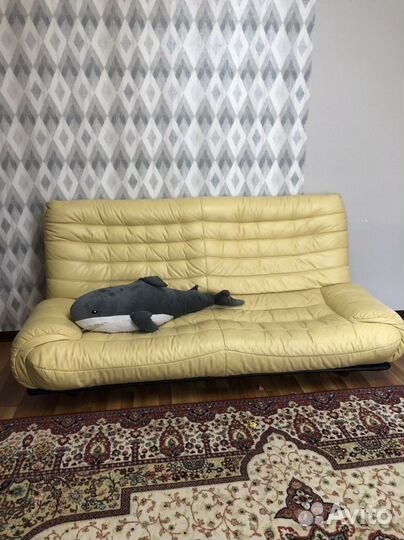 Кожаный холл