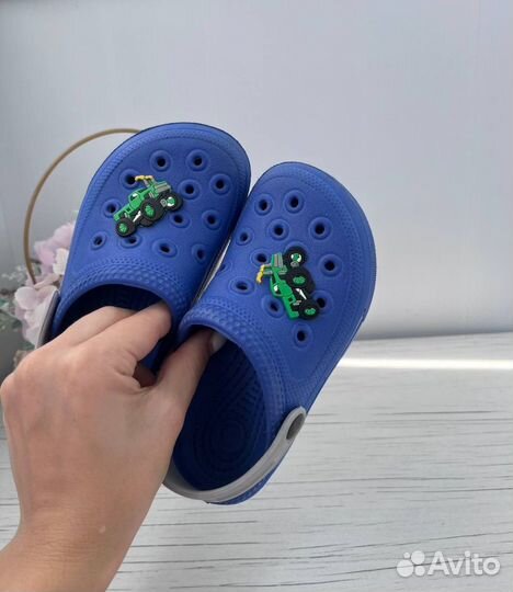 Резиновые тапки детские типа crocs