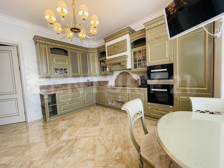 3-к. квартира, 142 м², 14/19 эт.