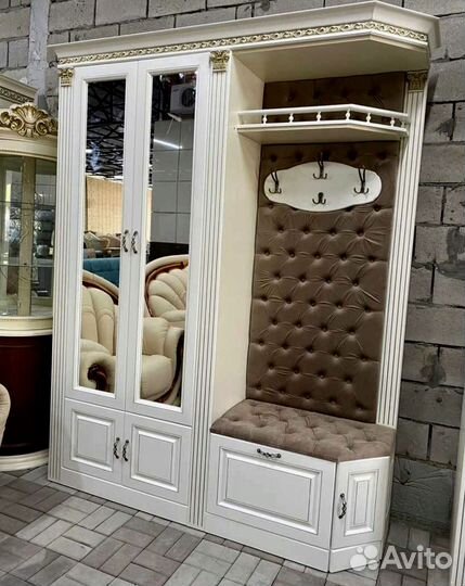 Собственная фабрика, прихожие