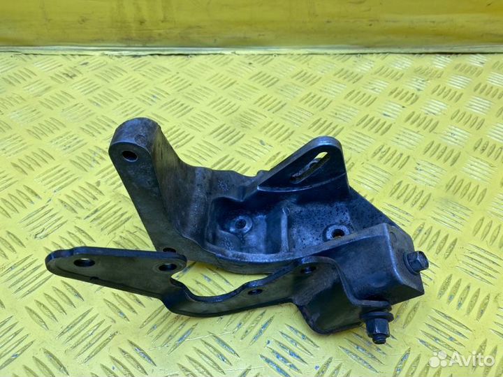 Кронштейн гидроусилителя Dodge Caravan 4 2.4 EDZ