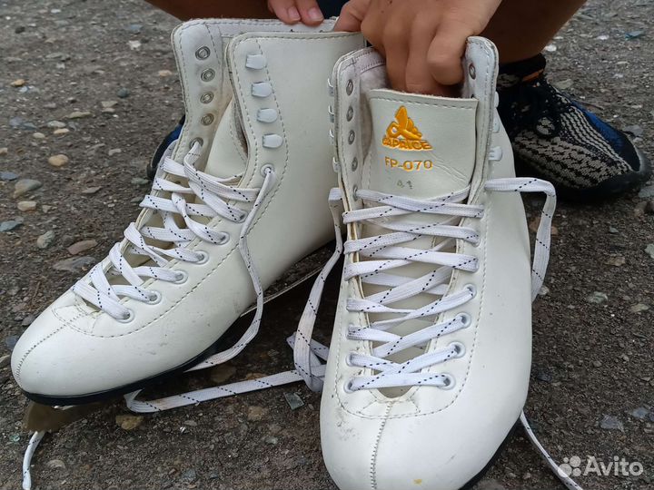 Коньки женские 41 размер