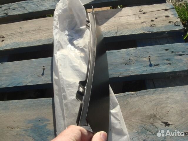 Фольцваген Джетта Накладка двери зад право 11-нв