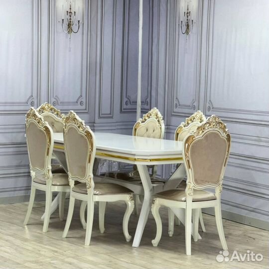 Кухонный стол и стулья новые