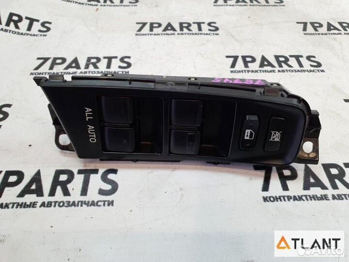 Блок упр. стеклоподьемниками передний правый toyot