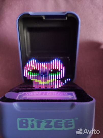 Тамагочи Bitzee виртуальный питомец голограмма
