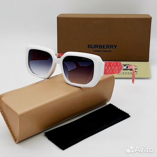 Солнцезащитные очки женские Burberry 001