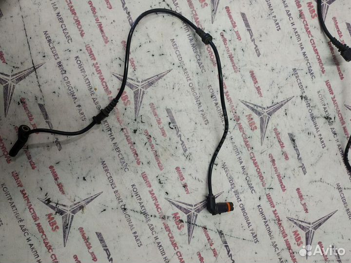 Датчик ABS w204 Mercedes передний