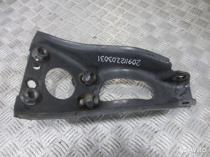 Кронштейн Mercedes-Benz A9433230240