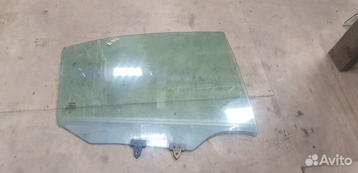 Стекло двери заднее Nissan Primera P12